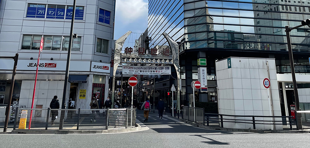 川崎駅前仲見世通商店街で撮影が行われました。